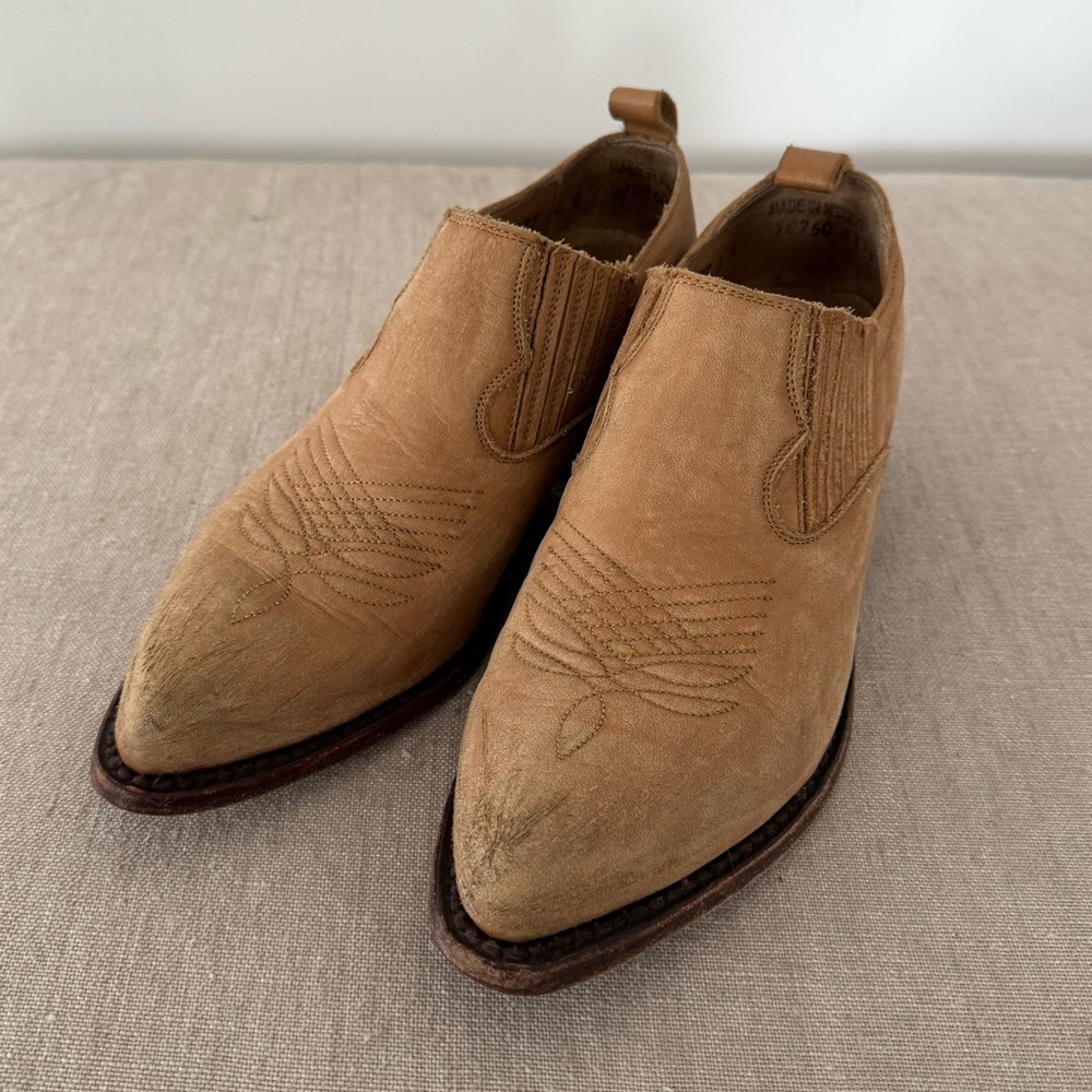 Frye Tan Pointed Toe Ankle Boots sz 6